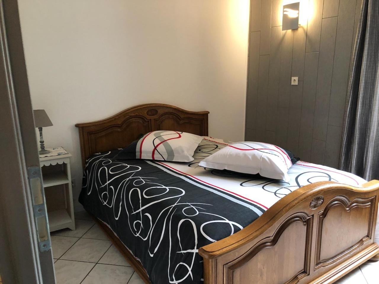 Ougney-Douvot Aux Berges Du Doubs B&B 외부 사진